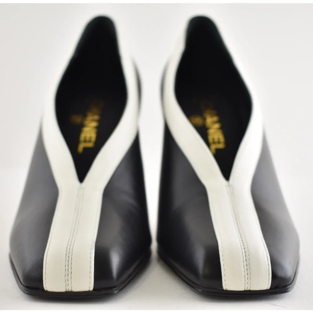 Chanel 26S Blazy Black Ivory White Lambskin Leather CC Gold Square Heel Pump 38